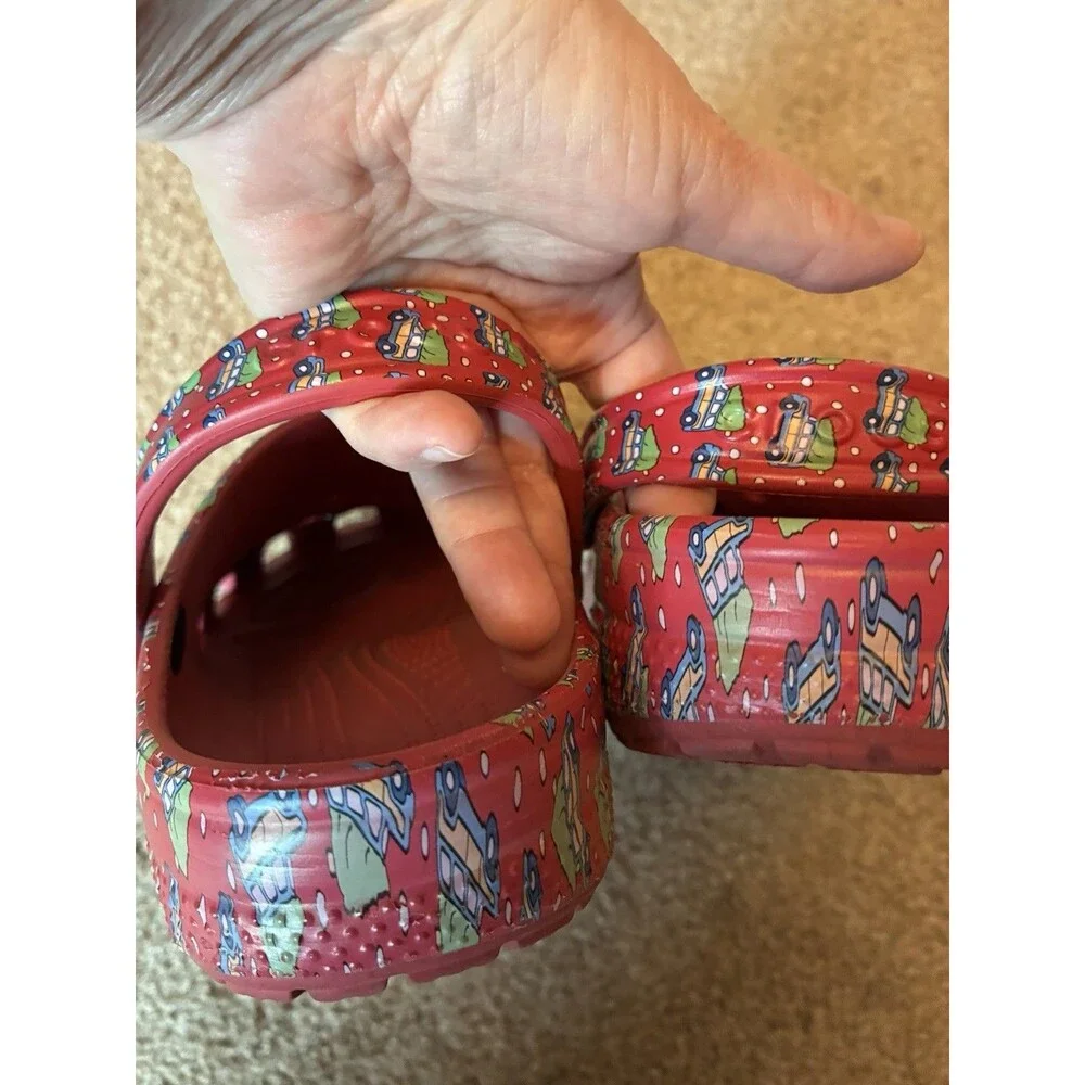 Crocs x Vineyard Vines Classic Clog Red Printed Christmas Jibbitz Women 9 Men 7